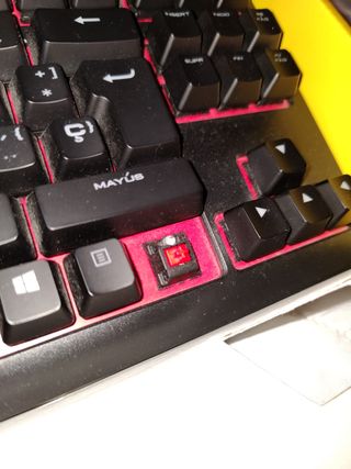 Teclado mecánico Corsair K63