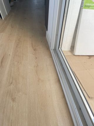 Tarima Pergo (18 euros por caja) hay 5 cajas