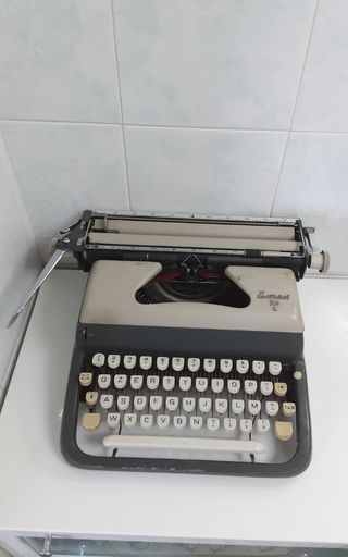 Macchina da scrivere Everest k2 c