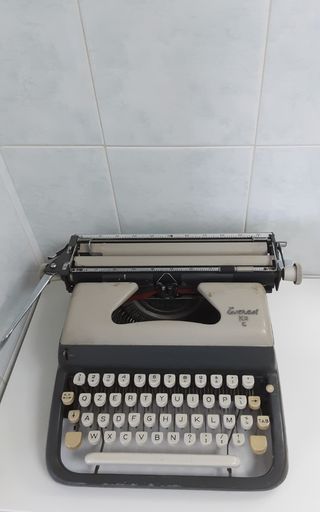Macchina da scrivere Everest k2 c
