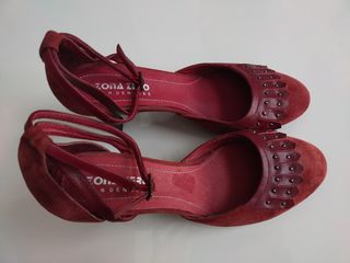 Zapato tacón burdeos, talla 37. Nuevo 