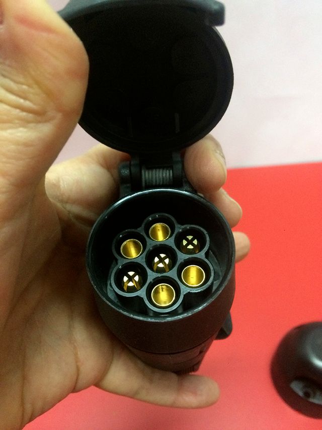 Cable y Enchufes Caravana y Barco