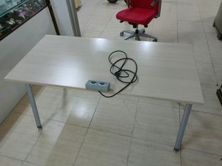 mesa de oficina 1,40*0,67