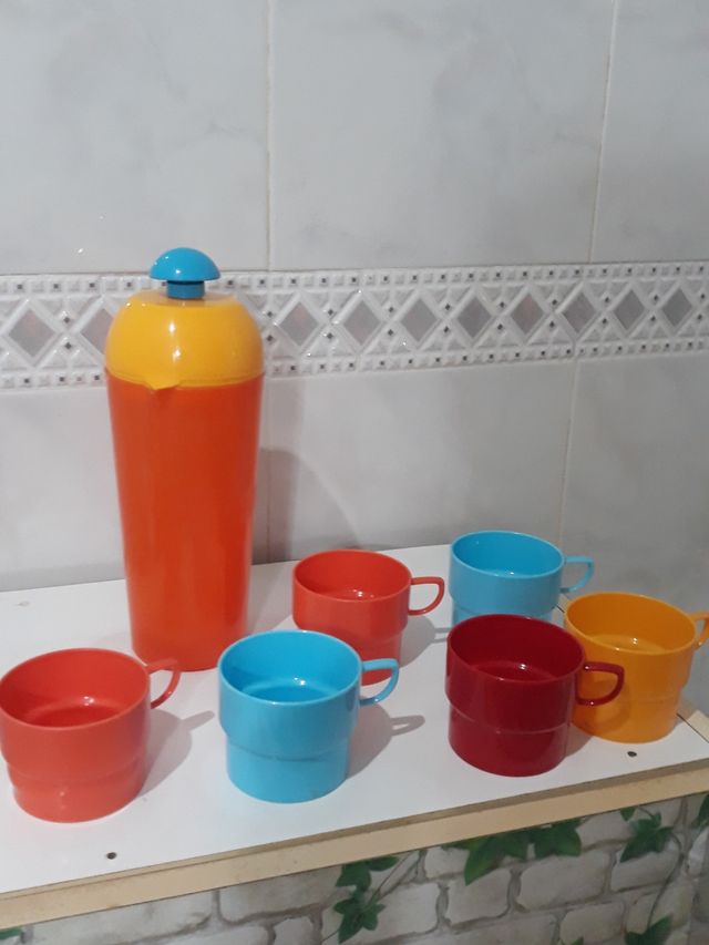 jarra con 6 tazas 