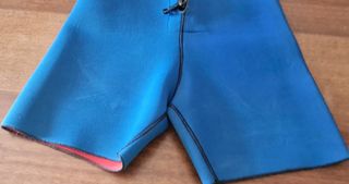 Muta subacquea corta