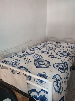 diván de Ikea estructura de forja.