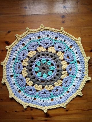 Mandala. Alfombra de trapillo redonda