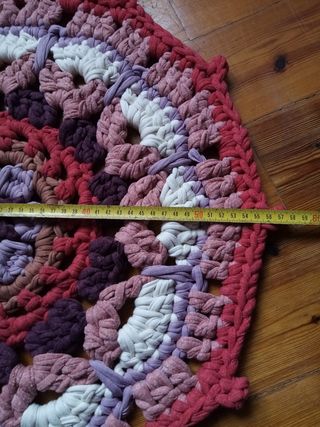 Alfombra de trapillo redonda .Forma de mandala