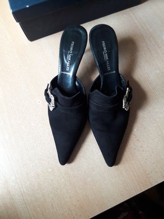Tacones color negro