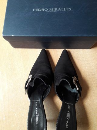Tacones color negro