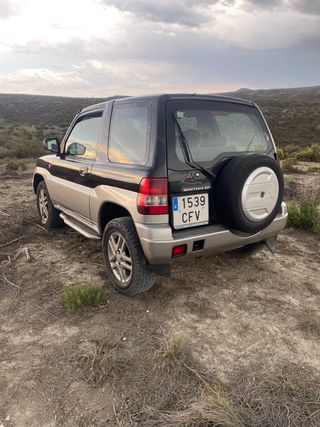 Mitsubishi Montero 2003