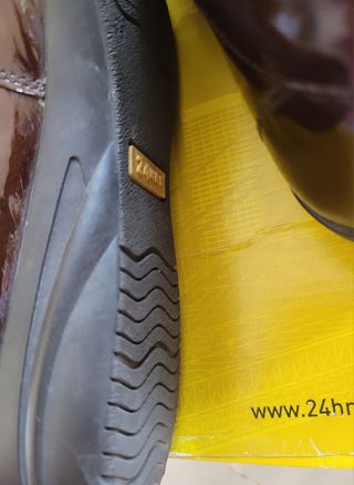 ZAPATOS MOCASINES DE PIEL CHAROL 24HRS.