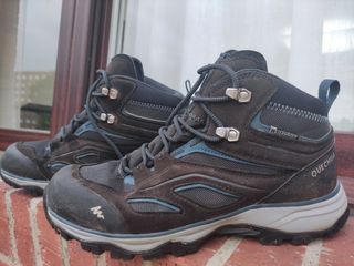 Botas montaña waterproof num 39