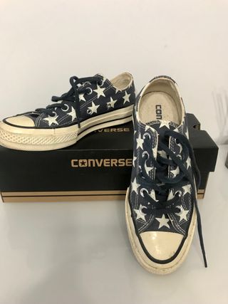 Zapatillas Converse con estrellas