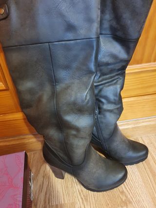 Botas altas de tacón