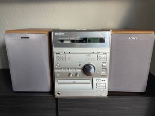 Mini cadena Sony y altavoces años 90