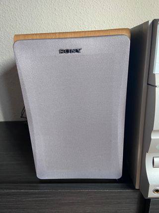 Mini cadena Sony y altavoces años 90
