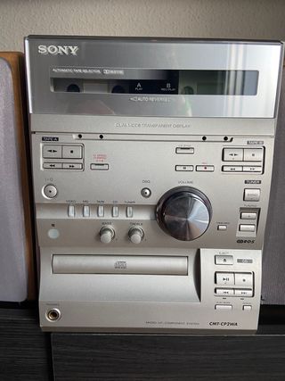 Mini cadena Sony y altavoces años 90