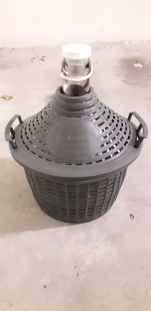 Vendo damigiana in vetro bocca stretta, 5 litri 