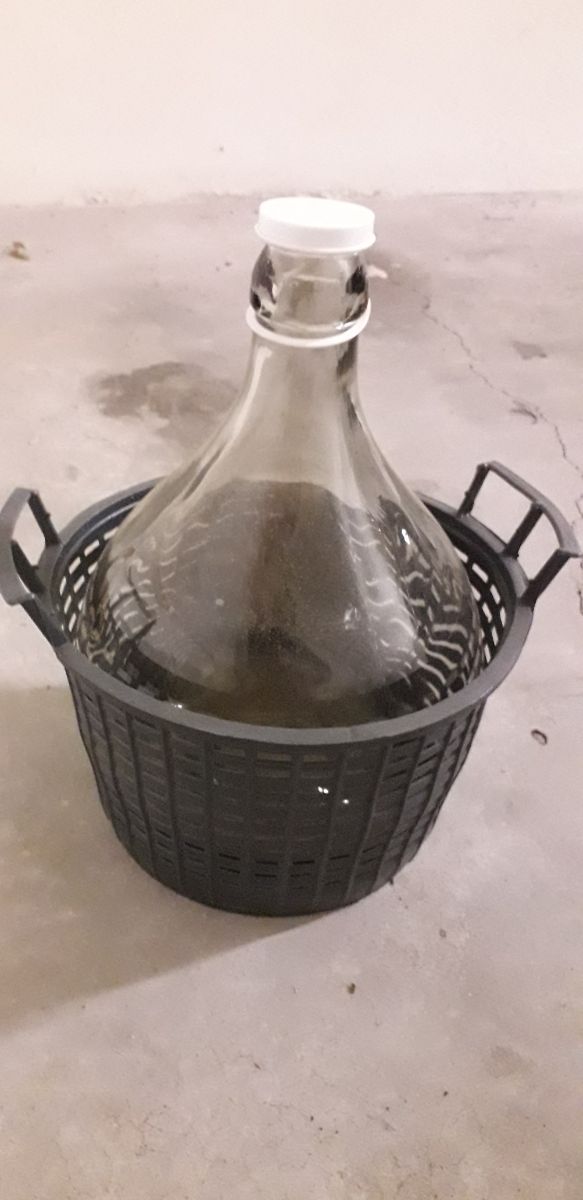 Vendo damigiana in vetro bocca stretta, 5 litri 