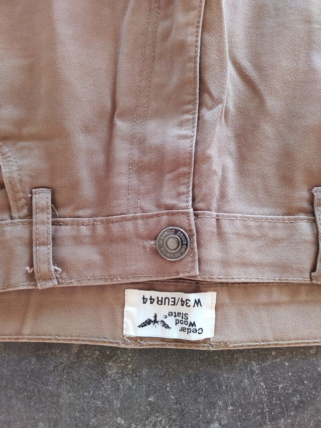 Pantalón corto beige