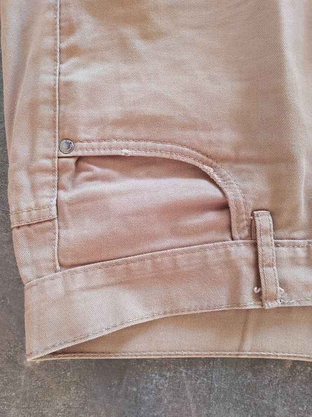 Pantalón corto beige