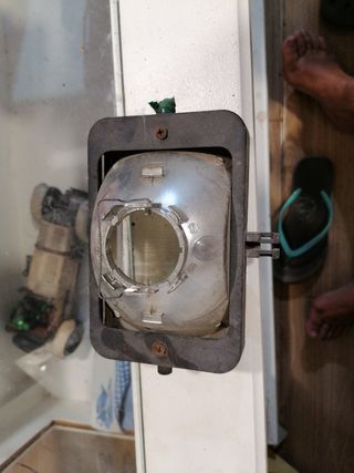 faro de moto Suzuki Lido