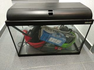 Acuario 70 litros con filtro y accesorios