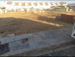 venta de solar urbano en Villanueva del Ariscal