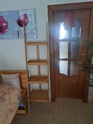 estanteria escaleras .expositor,toallero,macetas e