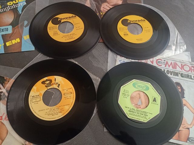 lote 4 singles curiosos