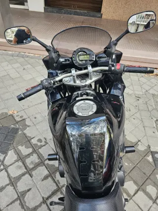 Yamaha FZ6 con extras