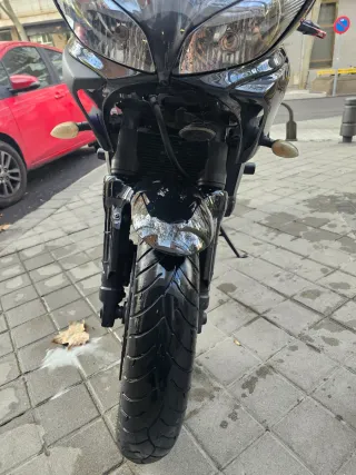 Yamaha FZ6 con extras