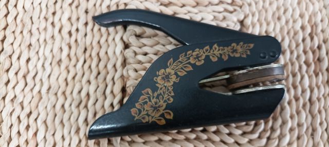 SIMPATICO SIGILLANTE A RILIEVO ANTICO