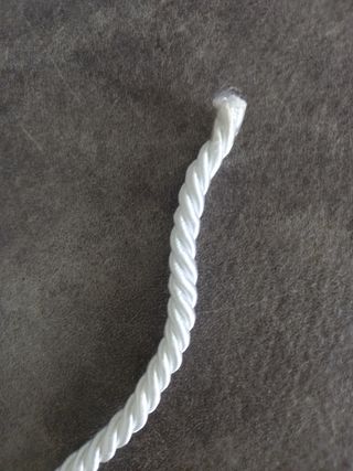 2 corde bianche
