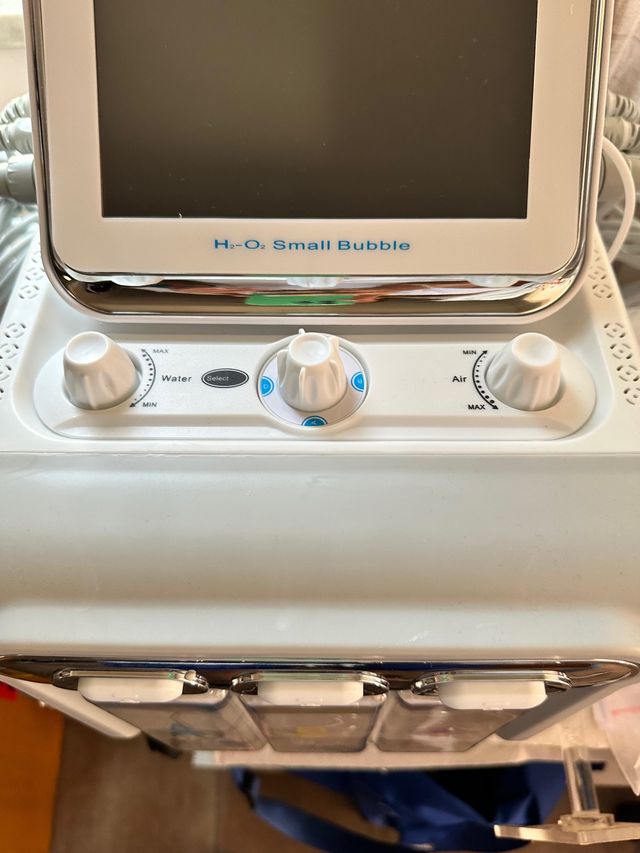 Hydrafacial macchinario multifunzionale