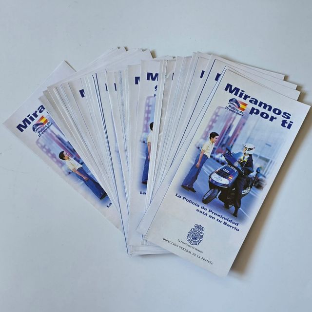REGALO folletos policía