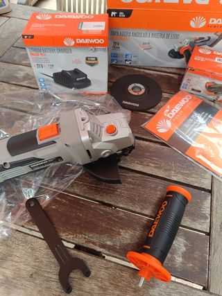 Daewoo Amoladora angular inalámbrica DALAG18-1