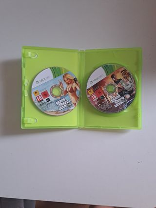 Caja Gta 5 con los 2 discos. 1 no funcional