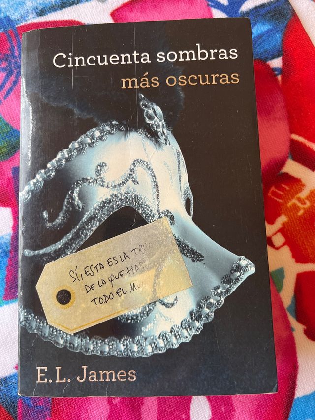 Libro CINCUENTA SOMBRAS MAS OSCURAS
