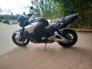 Suzuki B-King 1340cc, 27.000Km siempre en garaje