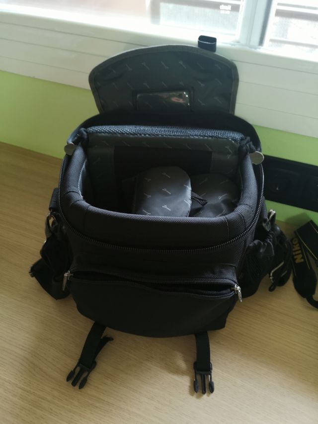 Cámara digital Nikon D70s con 2 objetivos Nikon