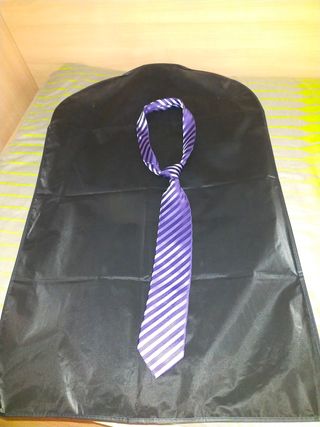 Traje negro hombre con corbata(negociable)