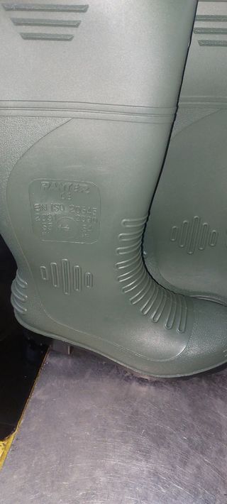 BOTAS DE AGUA A ESTRENAR