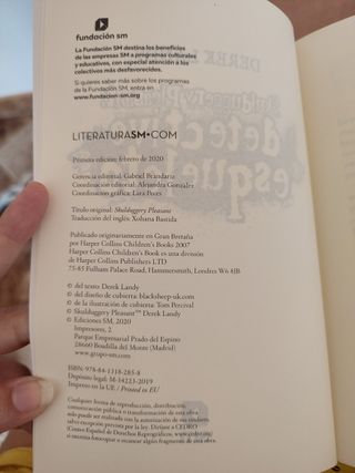 Skulduggery Pleasant, detective esqueleto