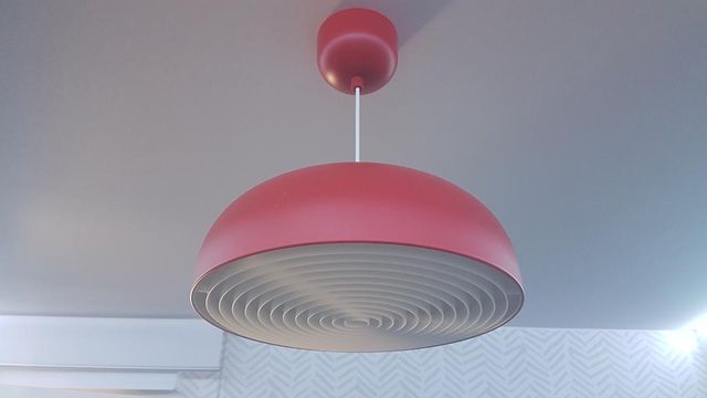 Lámpara NYMÅNE roja Ikea