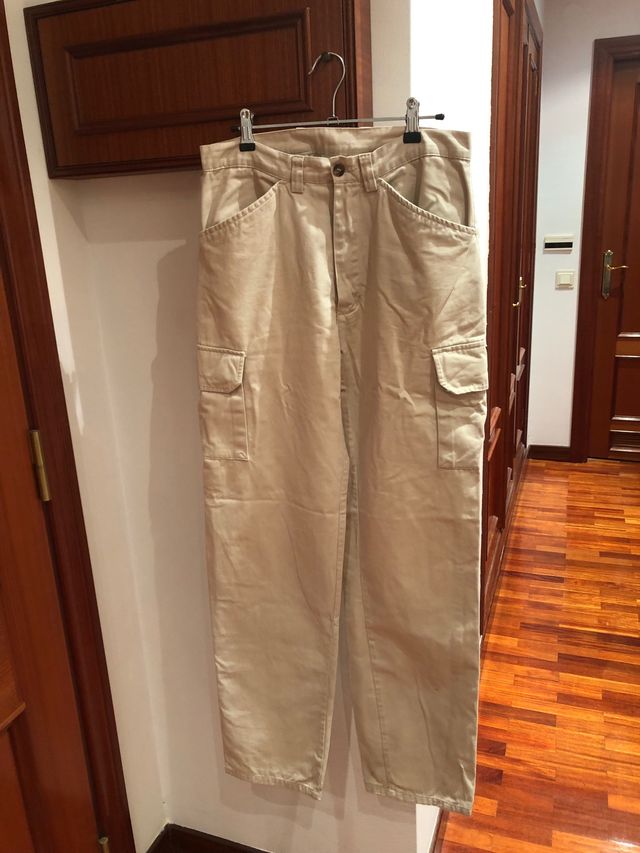Pantalón cargo beig