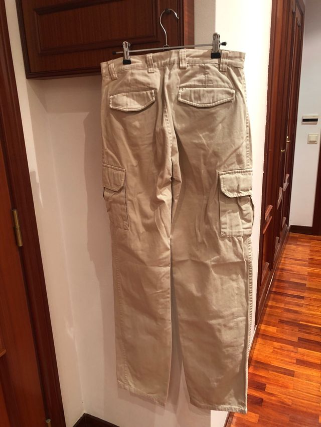 Pantalón cargo beig