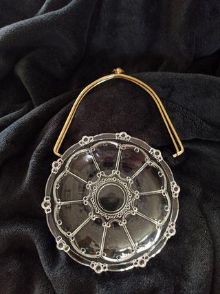 plato antiguo de cristal y asa desmontble.