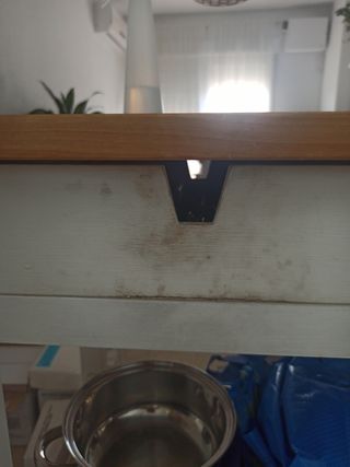 Carro mueble con ruedas.